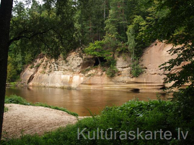 Krimuldas Velnala. Foto J. Urtāns